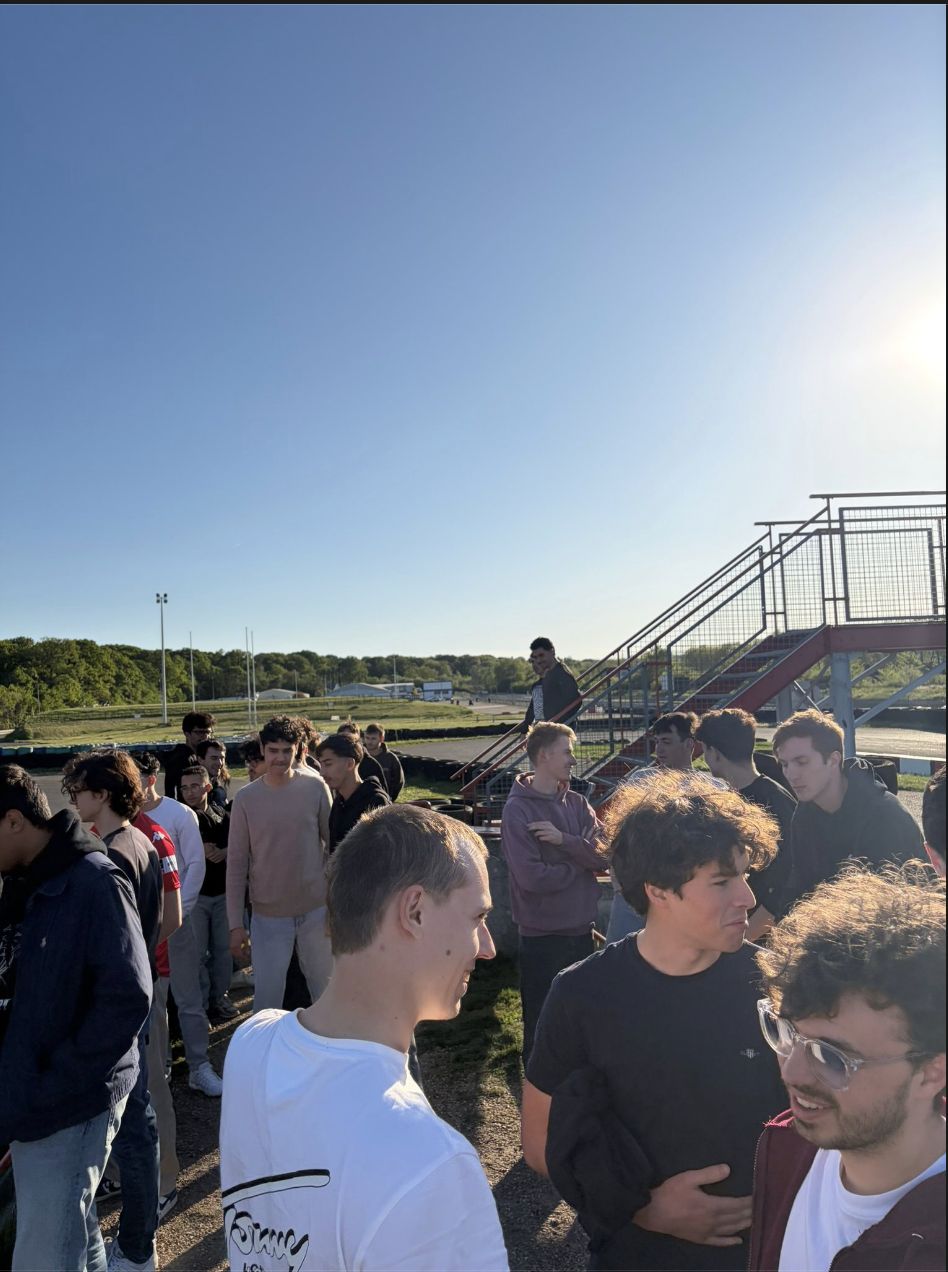 Briefing des pilotes dans les stands